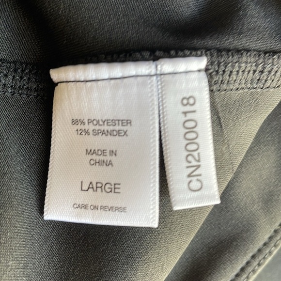 NY & Company High-Waisted Pocket Capri Legging Set - Rainbow-Stripe - Picture 11 of 16